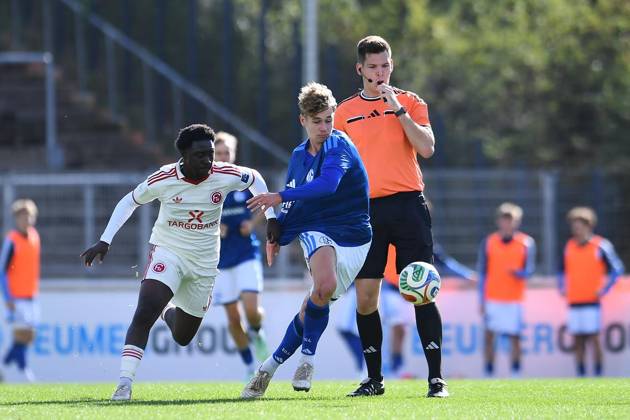 Schalke 04 U19 - Fortuna Düsseldorf U19 ** NUR FÜR REDAKTIONELLE ZWECKE ** EDITORIAL USE ONLY **<p>Fußball U19 DFB-Nachwuchsliga - Vorrunde Gruppe H 7.SPIELTAG: Schalke 04 U19 - Fortuna Düsseldorf U19 am 11.10.2026 im Parkstadion in Gelsenkirchen Adnane Tchatakpara ( Fortuna Düsseldorf U19 ), links - Noah Timur Candir ( Schalke 04 U19 ), rechts Deutschland Nordrhein-Westfalen Gelsenkirchen Copyright: ThorstenxTillmann