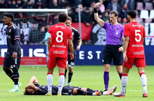 UTRECHT - referee Jannick van der Laan during the Vriendenloterij Eredivisie match between FC Utrecht and Willem II at Stadion Galgenwaard on 11 October 2026 in Utrecht, Netherlands. PETER LOUS EYE4IMAGES DeFodi Images -