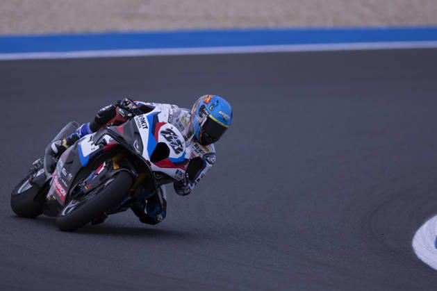October 11, 2026, Cascais, Lisboa, Portugal: ESTORIL, PORTUGAL - OCTOBER 11: Miguel Oliveira of Portugal and Rokit BMW Motored WorldSBK Team competes during the Superpole Race during day three of the World Superbikes Estoril Round at Circuito Estoril on October 11, 2026 in Estoril, Portugal Cascais Portugal - ZUMAl192 20261011_zsp_l192_009 Copyright: xMiguelxLemosx