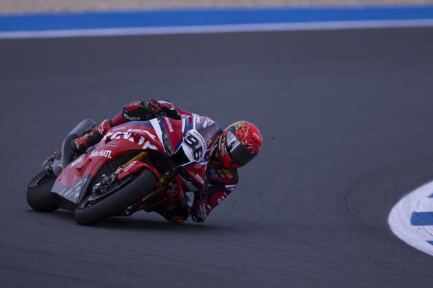 October 11, 2026, Cascais, Lisboa, Portugal: ESTORIL, PORTUGAL - OCTOBER 11: Jake Dixon of Great-Britain and Honda HRC competes during the Superpole Race during day three of the World Superbikes Estoril Round at Circuito Estoril on October 11, 2026 in Estoril, Portugal Cascais Portugal - ZUMAl192 20261011_zsp_l192_027 Copyright: xMiguelxLemosx