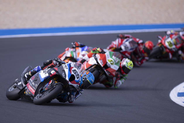 October 11, 2026, Cascais, Lisboa, Portugal: ESTORIL, PORTUGAL - OCTOBER 11: Miguel Oliveira of Portugal and Rokit BMW Motored WorldSBK Team competes during the Superpole Race during day three of the World Superbikes Estoril Round at Circuito Estoril on October 11, 2026 in Estoril, Portugal Cascais Portugal - ZUMAl192 20261011_zsp_l192_038 Copyright: xMiguelxLemosx