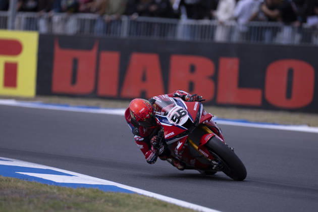 October 11, 2026, Cascais, Lisboa, Portugal: ESTORIL, PORTUGAL - OCTOBER 11: Jake Dixon of Great-Britain and Honda HRC competes during the Superpole Race during day three of the World Superbikes Estoril Round at Circuito Estoril on October 11, 2026 in Estoril, Portugal Cascais Portugal - ZUMAl192 20261011_zsp_l192_039 Copyright: xMiguelxLemosx