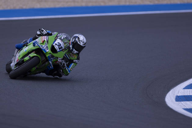 October 11, 2026, Cascais, Lisboa, Portugal: ESTORIL, PORTUGAL - OCTOBER 11: Garrett Gerloff of Great-Britain and Kawasaki WorldSBK Team competes during the Superpole Race during day three of the World Superbikes Estoril Round at Circuito Estoril on October 11, 2026 in Estoril, Portugal Cascais Portugal - ZUMAl192 20261011_zsp_l192_048 Copyright: xMiguelxLemosx