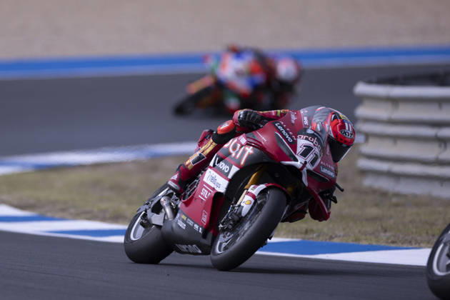 October 11, 2026, Cascais, Lisboa, Portugal: ESTORIL, PORTUGAL - OCTOBER 11: Nicolo Bulega of Italy and Aruba.it Racing - Ducati competes during the Superpole Race during day three of the World Superbikes Estoril Round at Circuito Estoril on October 11, 2026 in Estoril, Portugal Cascais Portugal - ZUMAl192 20261011_zsp_l192_058 Copyright: xMiguelxLemosx