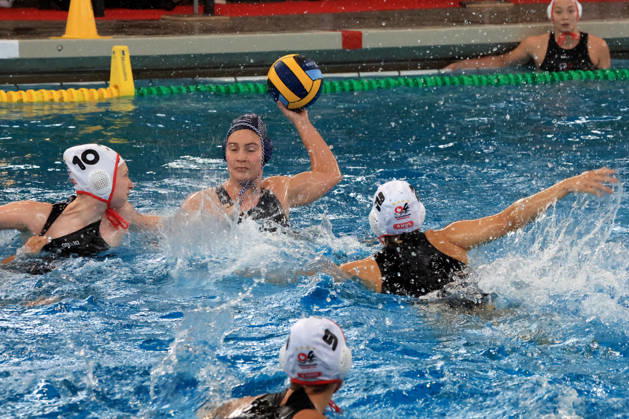 11.10.2026, GER, DEU, Deutschland Wasserball Frauen ,Wasserball Champion League Qualifikation, Saison 2026, Berlin, Spandau 04 vs. Pallanuoto Trieste Anne Rieck ( Spandau04 10 ), Akari Inaba ( Spandau04 2 ), Alejandra Aznar ( Pallanuoto Triest 11 ) nordphoto GmbH Engler Berlin Schwimmhalle-Schoeneberg Berlin Deutschland Copyright: xNordphotox xEnglerx