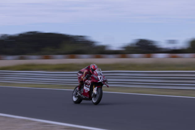 October 11, 2026, Cascais, Lisboa, Portugal: ESTORIL, PORTUGAL - OCTOBER 11: Nicolo Bulega of Italy and Aruba.it Racing - Ducati competes during the Superpole Race during day three of the World Superbikes Estoril Round at Circuito Estoril on October 11, 2026 in Estoril, Portugal Cascais Portugal - ZUMAl192 20261011_zsp_l192_078 Copyright: xMiguelxLemosx