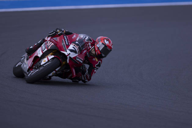 October 11, 2026, Cascais, Lisboa, Portugal: ESTORIL, PORTUGAL - OCTOBER 11: Iker Lecuona of Spain and Aruba.it Racing - Ducati competes during the Superpole Race during day three of the World Superbikes Estoril Round at Circuito Estoril on October 11, 2026 in Estoril, Portugal Cascais Portugal - ZUMAl192 20261011_zsp_l192_084 Copyright: xMiguelxLemosx