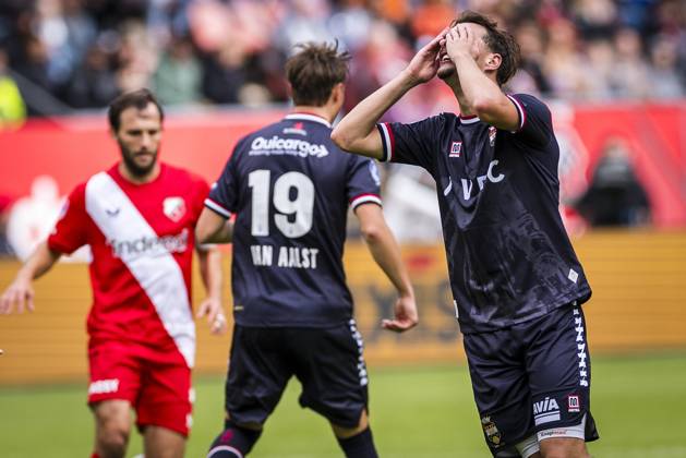 UTRECHT , 11-10-2026 , stadium De Galgenwaard , season 2026 2027 , Dutch Eredivisie football , match between FC Utrecht and Willem II , picture shows Willem II player Calvin Twigt Utrecht - Willem II  x208161518x Copyright: