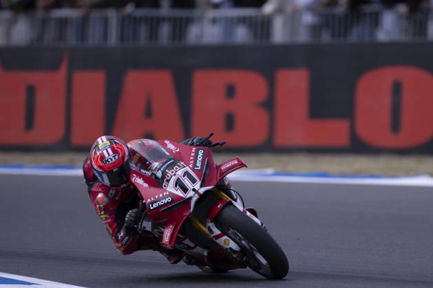 October 11, 2026, Cascais, Lisboa, Portugal: ESTORIL, PORTUGAL - OCTOBER 11: Nicolo Bulega of Italy and Aruba.it Racing - Ducati competes during the Superpole Race during day three of the World Superbikes Estoril Round at Circuito Estoril on October 11, 2026 in Estoril, Portugal Cascais Portugal - ZUMAl192 20261011_zsp_l192_086 Copyright: xMiguelxLemosx