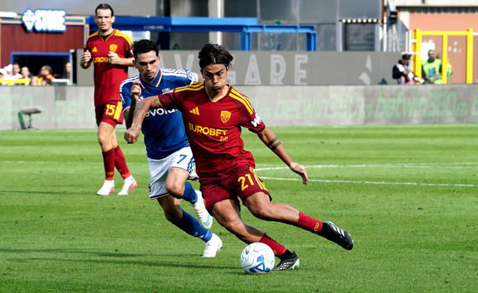 Foto IPP Albano Angilletta Como 11 10 2026 Calcio Campionato di serie A 2026 2027 Como - Roma nella foto: Paulo Dybala e Lucas Da Cunha Italy Photo Press World Copyright italy ITALY  Copyright: xR4924_italyphotopressx