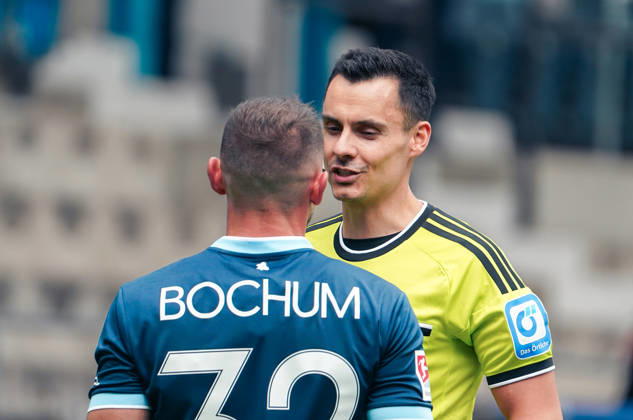 Deutschland: Fussball 2.Bundesliga 2026 2027, 7. Spieltag - VfL Bochum vs Arminia Bielefeld - Vonovia Ruhrstadion (Bochum): Schiedsrichter Konrad Oldhafer Maximilian Wittek (VfL Bochum, 32) Copyright: xAymanxAlahmedx