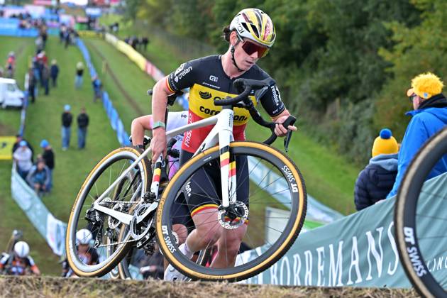 Belgium s Marion Norbert Riberolle pictured in action during the women elite race of the Mosselcross cyclocross cycling event, on Sunday 11 October 2026, in Dendermonde, the first race (out of 7) of the HG Cross competition. DAVIDxPINTENS  x189441682x