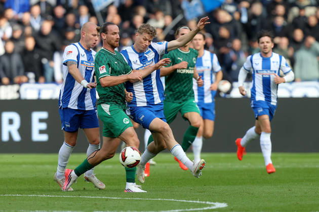 11.10.2026, xtgx, Fussball 2.Bundesliga, Hertha BSC Berlin - SpVgg Greuther Fuerth v.l. Jannis Heuer (Greuther Fürth Fuerth) Luca Schuler (Hertha BSC Berlin) Zweikampf, Aktion, action, battle for the ball (DFL DFB REGULATIONS PROHIBIT ANY USE OF PHOTOGRAPHS as IMAGE SEQUENCES and or QUASI-VIDEO) Berlin