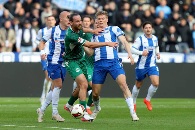 11.10.2026, xtgx, Fussball 2.Bundesliga, Hertha BSC Berlin - SpVgg Greuther Fuerth v.l. Jannis Heuer (Greuther Fürth Fuerth) Luca Schuler (Hertha BSC Berlin) Zweikampf, Aktion, action, battle for the ball (DFL DFB REGULATIONS PROHIBIT ANY USE OF PHOTOGRAPHS as IMAGE SEQUENCES and or QUASI-VIDEO) Berlin