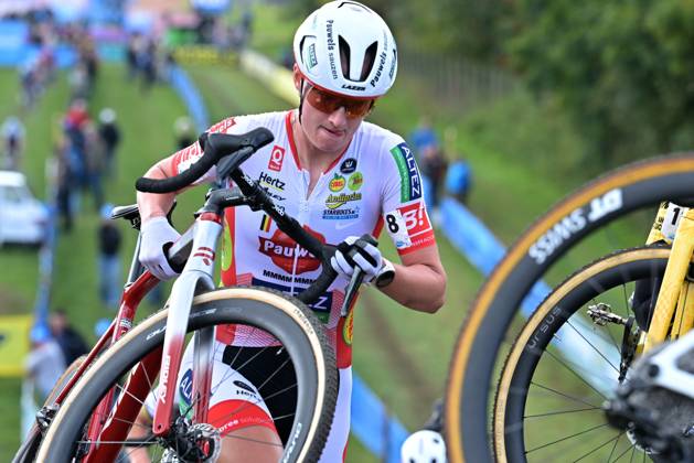 Netherlands Leonie Bentveld pictured in action during the women elite race of the Mosselcross cyclocross cycling event, on Sunday 11 October 2026, in Dendermonde, the first race (out of 7) of the HG Cross competition. DAVIDxPINTENS  x189441817x