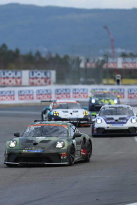Hockenheim, Deutschland 09.- 11. Oktober 2026: Porsche Sixt Carrera Cup Deutschland - 2026 - Saisonfinale - Hockenheimring - Sonntag Rennen 2 Im Bild: Tim Reiter (GER 32) führt fuehrt das Feld an Hockenheimring Baden Württemberg Copyright: xFotostandx xFWMEDIAx
