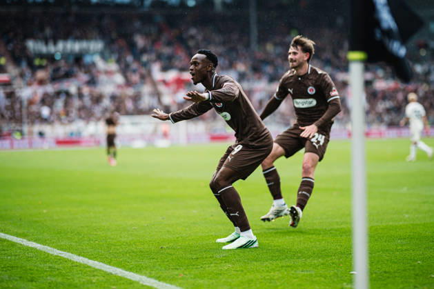 2. Bundesliga: FC St. Pauli vs. Karlsruher SC, 11.10.2026 TOR, JUBEL durch Abdoulie Ceesay (FC St. Pauli, 9) zum 1:0; Fußball, 2. Bundesliga, 7. Spieltag: FC St. Pauli vs. Karlsruher SC am 11.10.2026 im Millerntor-Stadion, Hamburg DFL REGULATIONS PROHIBIT ANY USE OF PHOTOGRAPHS AS IMAGE SEQUENCES AND OR QUASI-VIDEO. Copyright: xBEAUTIFULxSPORTS Tonhäuserx