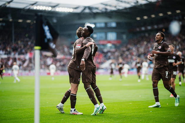 2. Bundesliga: FC St. Pauli vs. Karlsruher SC, 11.10.2026 TOR, JUBEL durch Abdoulie Ceesay (FC St. Pauli, 9) zum 1:0; Fußball, 2. Bundesliga, 7. Spieltag: FC St. Pauli vs. Karlsruher SC am 11.10.2026 im Millerntor-Stadion, Hamburg DFL REGULATIONS PROHIBIT ANY USE OF PHOTOGRAPHS AS IMAGE SEQUENCES AND OR QUASI-VIDEO. Copyright: xBEAUTIFULxSPORTS Tonhäuserx