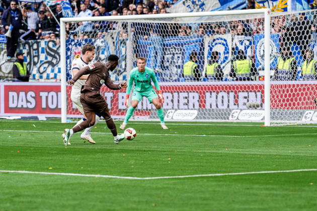 Deutschland: Fußball 2. Bundesliga 2026 27, 7. Spieltag FC St. Pauli vs Karlsruher SC Millerntor-Stadion (Hamburg St. Pauli): 1:0 für Fc St. Pauli durch Abdoulie Ceesay (FC St. Pauli, 9) Copyright: xStefanxTrochax
