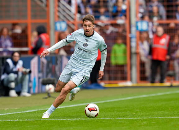 Joel Grodowski (DSC Arminia Bielefeld, 11) am Ball. GER, VfL Bochum 1848 vs DSC Arminia Bielefeld, 2. Bundesliga, 7. Spieltag, Saison 2026-27, Vonovia Ruhrstadion, Bochum, 11.10.2026 DFL REGULATIONS PROHIBIT ANY USE OF PHOTOGRAPHS AS IMAGE SEQUENCES AND OR QUASI-VIDEO VfL Bochum 1848 vs DSC Arminia Bielefeld, 2. Bundesliga, 7. Spieltag, Saison 2026-27, 11.10.2026 Bochum Copyright: xEibner-Pressefoto ScottxColemanx EP_SCN