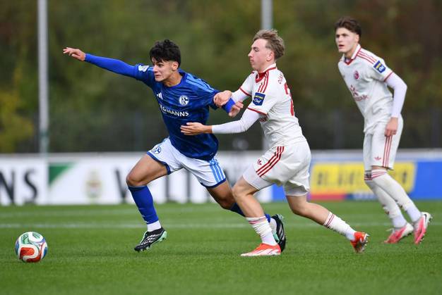 Schalke 04 U19 - Fortuna Düsseldorf U19 ** NUR FÜR REDAKTIONELLE ZWECKE ** EDITORIAL USE ONLY **<p>Fußball U19 DFB-Nachwuchsliga - Vorrunde Gruppe H 7.SPIELTAG: Schalke 04 U19 - Fortuna Düsseldorf U19 am 11.10.2026 im Parkstadion in Gelsenkirchen Arian Güzel ( Schalke 04 U19 ), links - Tom Marc Prüsener ( Fortuna Düsseldorf U19 ), rechts Deutschland Nordrhein-Westfalen Gelsenkirchen Copyright: ThorstenxTillmann