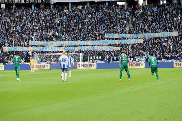 11.10.2026, xtgx, Fussball 2.Bundesliga, Hertha BSC Berlin - SpVgg Greuther Fuerth v.l. Fans Zuschauer Hertha BSC Trikots Schals Fahnen Emotionen Ultras Harlekinz Spruchband, Banner (DFL DFB REGULATIONS PROHIBIT ANY USE OF PHOTOGRAPHS as IMAGE SEQUENCES and or QUASI-VIDEO) Berlin