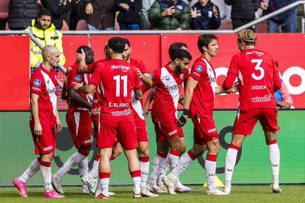 UTRECHT , 11-10-2026 , stadium De Galgenwaard , season 2026 2027 , Dutch Eredivisie football , match between FC Utrecht and Willem II , picture shows Utrecht players celebrating the goal. Utrecht - Willem II  x208164619x Copyright: