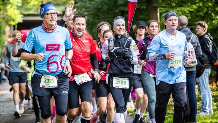 Marathon am Baldeneysee in Essen ** NUR FÜR REDAKTIONELLE ZWECKE ** EDITORIAL USE ONLY **<p>Rund 1200 Läufer begeben sich am Sonntagmorgen, 11.10.2026, beim Marathon am Baldeneysee auf eine doppelte Runde um den See. Deutschland NRW Essen Copyright: MartinxMöller