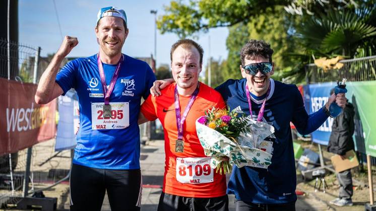 Marathon am Baldeneysee in Essen ** NUR FÜR REDAKTIONELLE ZWECKE ** EDITORIAL USE ONLY **<p>Rund 1800 Läufer begeben sich am Sonntagmorgen, 11.10.2026, im Rahmenprogramm des Mararthons am Baldeneysee auf eine gut 18 Kilometer lange Seerunde. Deutschland NRW Essen Copyright: MartinxMöller