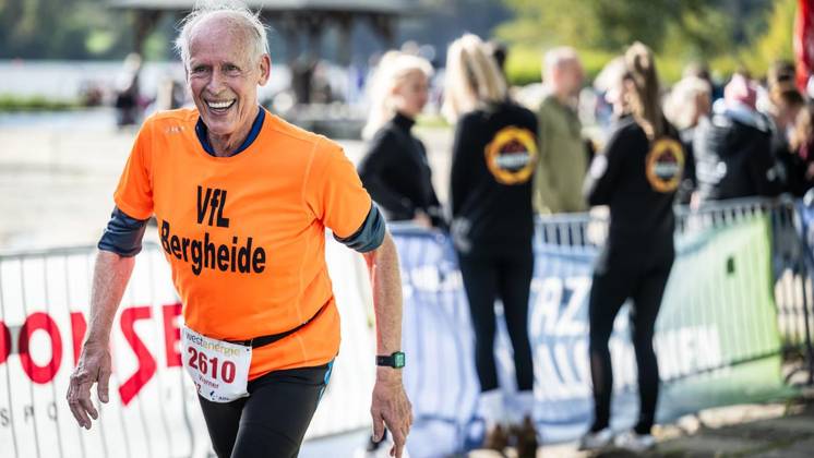 Marathon am Baldeneysee in Essen ** NUR FÜR REDAKTIONELLE ZWECKE ** EDITORIAL USE ONLY **<p>Rund 1800 Läufer begeben sich am Sonntagmorgen, 11.10.2026, im Rahmenprogramm des Mararthons am Baldeneysee auf eine gut 18 Kilometer lange Seerunde. Deutschland NRW Essen Copyright: MartinxMöller