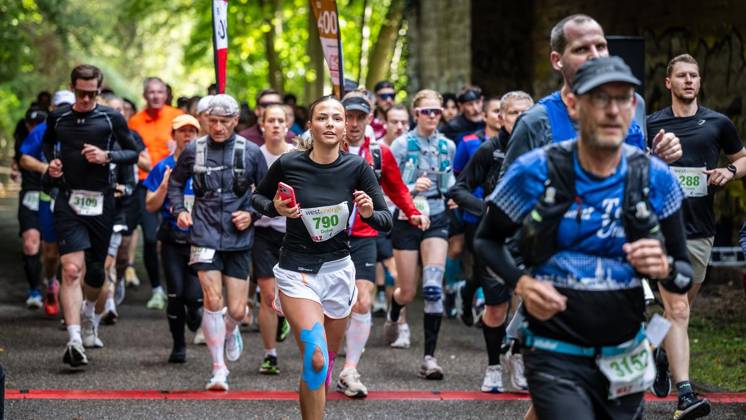 Marathon am Baldeneysee in Essen ** NUR FÜR REDAKTIONELLE ZWECKE ** EDITORIAL USE ONLY **<p>Rund 1200 Läufer begeben sich am Sonntagmorgen, 11.10.2026, beim Marathon am Baldeneysee auf eine doppelte Runde um den See. Deutschland NRW Essen Copyright: MartinxMöller