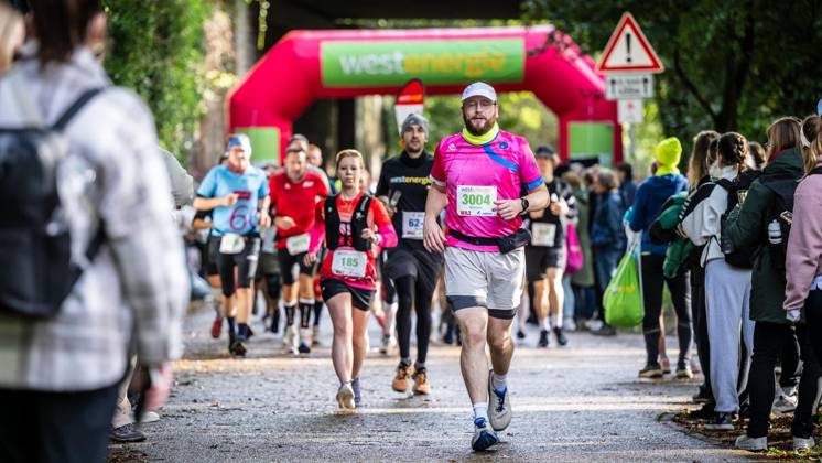 Marathon am Baldeneysee in Essen ** NUR FÜR REDAKTIONELLE ZWECKE ** EDITORIAL USE ONLY **<p>Rund 1200 Läufer begeben sich am Sonntagmorgen, 11.10.2026, beim Marathon am Baldeneysee auf eine doppelte Runde um den See. Deutschland NRW Essen Copyright: MartinxMöller