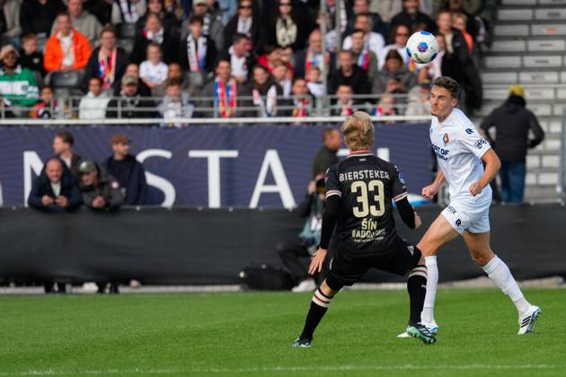 VELSEN-ZUID , 11-10-2026 , BUKO Stadion , season 2026 2027 , Dutch Eredivisie football , match between Telstar and ADO Den Haag , Picture shows ADO Den Haag player MatÄ›j Å in and Telstar player Sem Valk Telstar - ADO  x208165016x Copyright: