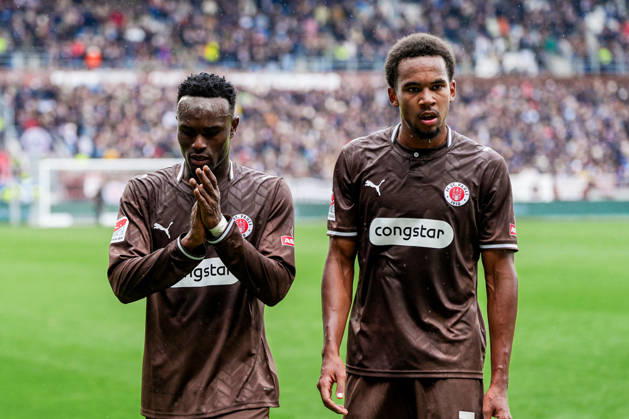 Deutschland: Fußball 2. Bundesliga 2026 27, 7. Spieltag FC St. Pauli vs Karlsruher SC Millerntor-Stadion (Hamburg St. Pauli): Abdoulie Ceesay (FC St. Pauli, 9), Freisteller, Youssoupha Niang (FC St. Pauli, 7) Copyright: xStefanxTrochax