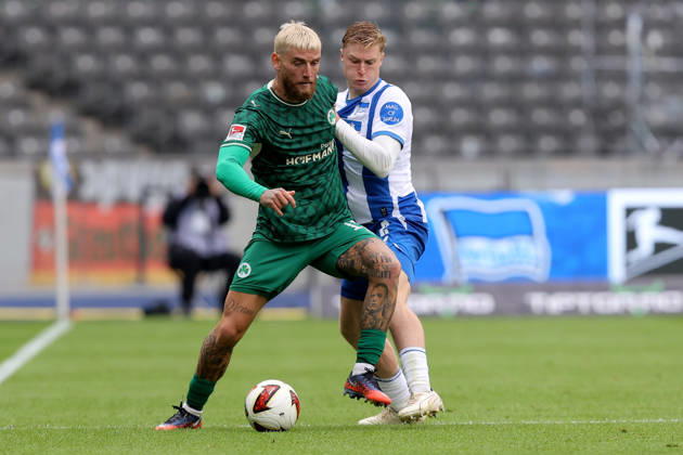 11.10.2026, xtgx, Fussball 2.Bundesliga, Hertha BSC Berlin - SpVgg Greuther Fuerth v.l. Ole Pohlmann (Greuther Fürth Fuerth) Julian Eitschberger (Hertha BSC Berlin) Zweikampf, Aktion, action, battle for the ball (DFL DFB REGULATIONS PROHIBIT ANY USE OF PHOTOGRAPHS as IMAGE SEQUENCES and or QUASI-VIDEO) Berlin