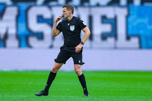 GC Zürich gegen BSC Young Boys Brack Super League 11. Oktober 2026 Sven Wolfensberger (Schiedsrichter) im Spiel der Brack Super League zwischen dem Grasshopper Club Zürich (GCZ) und dem BSC Young Boys (YB) am 11. Oktober 2026 im Stadion Letzigrund in Zürich, Schweiz. Zürich Stadion Letzigrund Zürich Schweiz