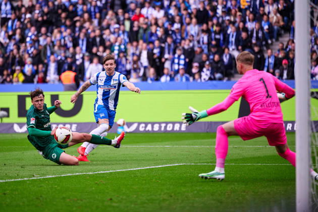 Mads Pedersen (Hertha BSC, 22), Torschuss zum 1:0, GER, Hertha BSC vs. SPVGG Greuther Fuerth, 2. Bundesliga, Saison 2026 27, 07. Spieltag, 11.10.2026 (DFL REGULATIONS PROHIBIT ANY USE OF PHOTOGRAPHS AS IMAGE SEQUENCES AND OR QUASI - VIDEO). GER, Hertha BSC vs. SPVGG Greuther Fuerth, 2. Bundesliga, Saison 2026 27, 07. Spieltag, 11.10.2026 Berlin