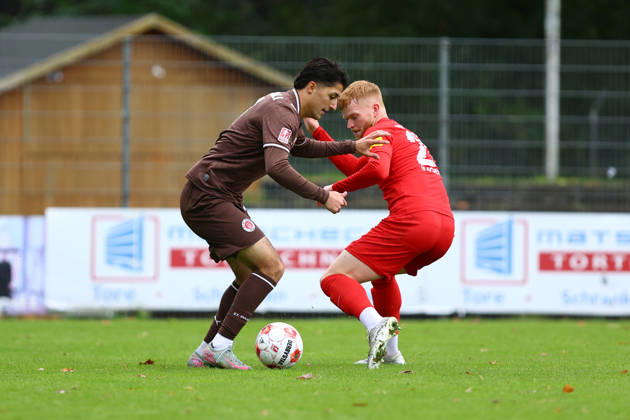 7 Haron Sabah (FC St. Pauli U23), 28 Lasse von Boetticher (HSC Hannover) Fußball I Herren I Regionalliga Nord I Saison 2026-2027 I 13. Spieltag I FC St. Pauli U23 - HSC Hannover I 11.10.2026 I Edmund-Plambeck-Stadion