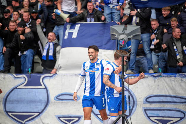 Mads Pedersen (Hertha BSC, 22), Torschuss zum 1:0, Hertha jubelt, Mads Pedersen (Hertha BSC, 22), Josip Brekalo (Hertha BSC, 07), GER, Hertha BSC vs. SPVGG Greuther Fuerth, 2. Bundesliga, Saison 2026 27, 07. Spieltag, 11.10.2026 (DFL REGULATIONS PROHIBIT ANY USE OF PHOTOGRAPHS AS IMAGE SEQUENCES AND OR QUASI - VIDEO). GER, Hertha BSC vs. SPVGG Greuther Fuerth, 2. Bundesliga, Saison 2026 27, 07. Spieltag, 11.10.2026 Berlin