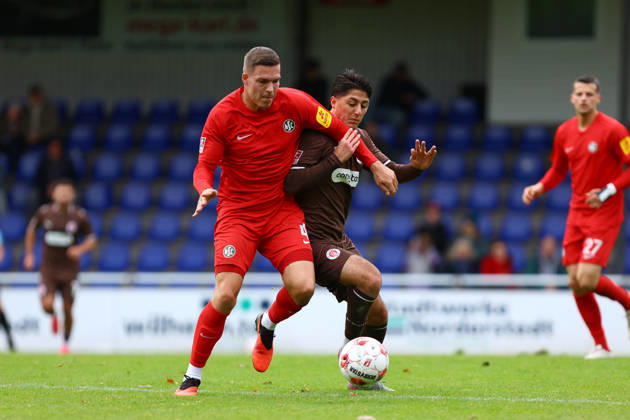 7 Haron Sabah (FC St. Pauli U23), 4 Fabian Weigel (HSC Hannover) Fußball I Herren I Regionalliga Nord I Saison 2026-2027 I 13. Spieltag I FC St. Pauli U23 - HSC Hannover I 11.10.2026 I Edmund-Plambeck-Stadion