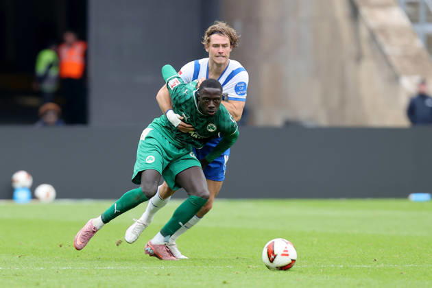 11.10.2026, xtgx, Fussball 2.Bundesliga, Hertha BSC Berlin - SpVgg Greuther Fuerth v.l. Linus Gechter (Hertha BSC Berlin) Omar Sillah (Greuther Fürth Fuerth) Zweikampf, Aktion, action, battle for the ball (DFL DFB REGULATIONS PROHIBIT ANY USE OF PHOTOGRAPHS as IMAGE SEQUENCES and or QUASI-VIDEO) Berlin