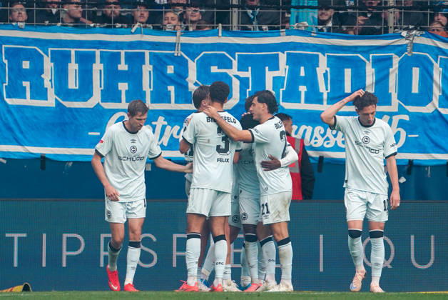Deutschland: Fussball 2.Bundesliga 2026 2027, 7. Spieltag - VfL Bochum vs Arminia Bielefeld - Vonovia Ruhrstadion (Bochum): Tor und Torjubel zum Benjamin Boakye (Arminia Bielefeld, 27) Joel Felix (Arminia Bielefeld, 3) Copyright: xAymanxAlahmedx