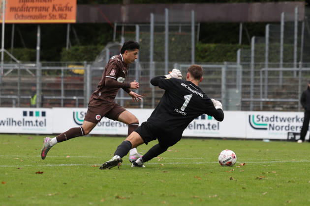 Fußball I Herren I Saison 2026 2027 I Regionalliga Nord I 13.Spieltag I FC St.Pauli II - HSC Hannover I 11.10.2026 Haron Sabah (7, FC St.Pauli II) Bastian Fielsch (1, HSC Hannover) Norderstedt Edmund Plambeck Stadion Schleswig-Holstein Deutschland Copyright: xLobeca RalfxHomburgx
