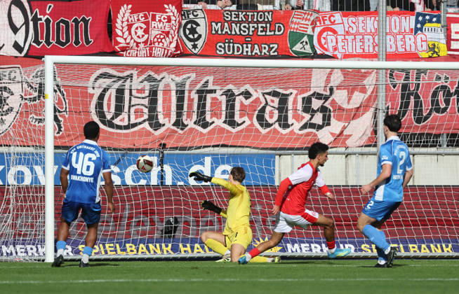 111026 Halle Saale Sachsen Anhalt Leuna Chemie Stadion Fußball Hallescher FC Halle HFC Regionalliga Nordost 4. Liga Männer Saison 2026 2027 12. Spieltag HFC- RSV Eintracht Tor das 1:0 durch Osman Atilgan (Hallescher FC) Linus Löflker (RSS