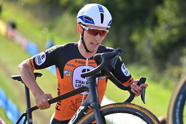 Belgium s Victor Van De Putte pictured in action during the men elite race of the Mosselcross cyclocross cycling event, on Sunday 11 October 2026, in Dendermonde, the first race (out of 7) of the HG Cross competition. DAVIDxPINTENS  x189448562x