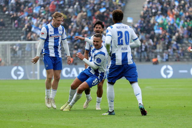 11.10.2026, xtgx, Fussball 2.Bundesliga, Hertha BSC Berlin - SpVgg Greuther Fuerth v.l. Torjubel nach dem Tor zum celebrating the goal celebrate 2:0 durch Paul Seguin (Hertha BSC Berlin) (DFL DFB REGULATIONS PROHIBIT ANY USE OF PHOTOGRAPHS as IMAGE SEQUENCES and or QUASI-VIDEO) Berlin