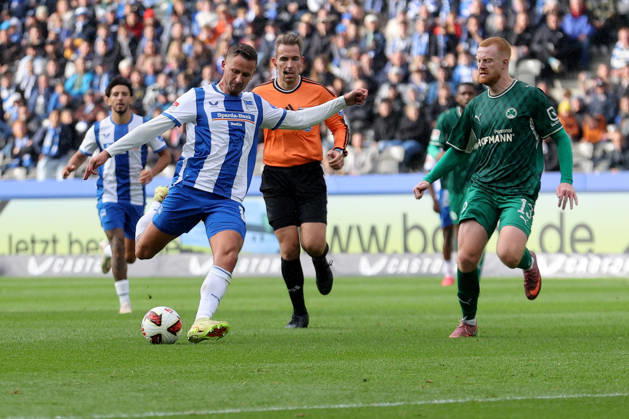 11.10.2026, xtgx, Fussball 2.Bundesliga, Hertha BSC Berlin - SpVgg Greuther Fuerth v.l. Paul Seguin (Hertha BSC Berlin) Torschuetze, erzielt das Tor, Treffer, scores the goal 2:0 (DFL DFB REGULATIONS PROHIBIT ANY USE OF PHOTOGRAPHS as IMAGE SEQUENCES and or QUASI-VIDEO) Berlin