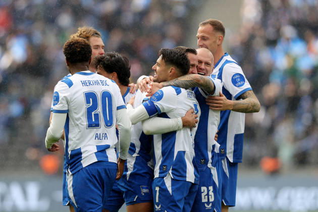 11.10.2026, xtgx, Fussball 2.Bundesliga, Hertha BSC Berlin - SpVgg Greuther Fuerth v.l. Torjubel nach dem Tor zum celebrating the goal celebrate 2:0 durch Paul Seguin (Hertha BSC Berlin) (DFL DFB REGULATIONS PROHIBIT ANY USE OF PHOTOGRAPHS as IMAGE SEQUENCES and or QUASI-VIDEO) Berlin