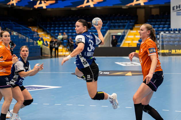 HSG Blomberg-Lippe (GER) vs. Odense Handbold (DEN), Handball, EHF Champions League Women, Gruppenphase, 11.10.2026, Saision 2026 2027, Lemgo Elin Magnusdottir (HSG Blomberg-Lippe, 33) im Torwurf Lemgo Phoenix Contact Arena Deutschland