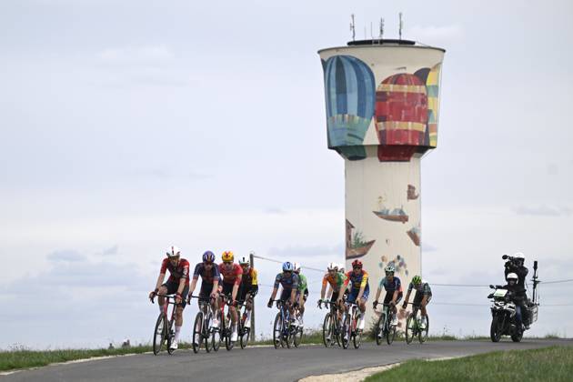 Paris Tours 2026 Cycling Race TOURS, FRANCE - OCTOBER 11 : Soderqvist Jakob (SWE) of Lidl - Trek, Bissegger Stefan (SUI) of Decathlon CMA CGM Team, Lampaert Yves (BEL) of Soudal Quick-Step, Ingebrigtsen Storm (NOR) of Uno-X Mobility, Rutsch Jonas (GER) of Lotto - Intermarche, Louvel Matis (FRA) of NSN Cycling Team, Van Den Berg Julius (NED) of Team Picnic PostNL, Calabuig Estanislao (ESP) of Caja Rural - Seguros RGA, Ourselin Paul (FRA) of Cofidis, Rasenberg Martijn (NED) of Unibet Rose Rockets, Cardis Romain (FRA) of St Michel - Preference Home - Auber93, Guglielmi Simon (FRA) of St Michel - Preference Home - Auber93 during the 120th edition of Paris Tours an UCI ProSeries 1.Pro one day cycling road race for Men Elite of 216.2 km with start in Chartres and finish in Tours on October 11, 2026 in Tours, France, 11 10 2026 ( Motordriver Guy De Vuyst - Tours France Copyright: xNicoxVereeckenx